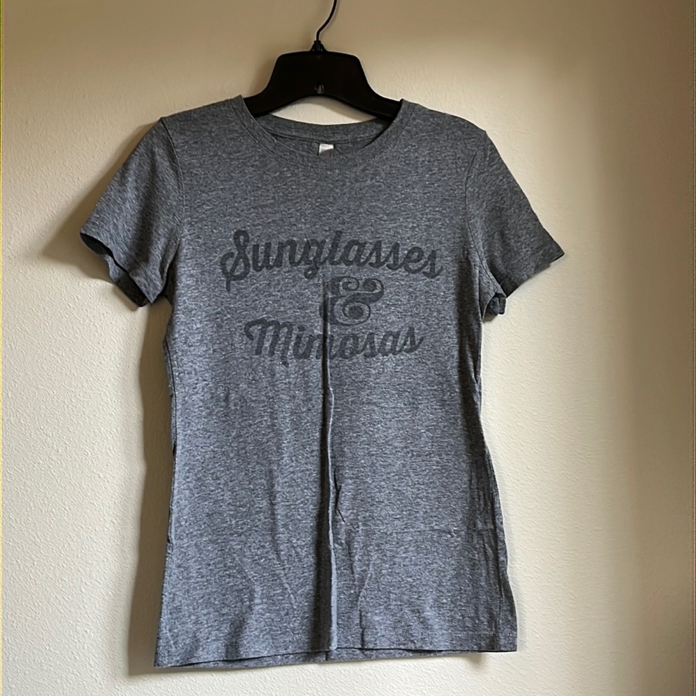 Gray women’s tee